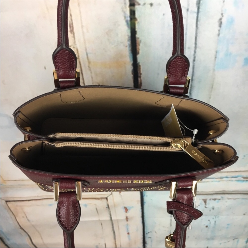Michael Kors Adele Messenger - Picture 6 of 6